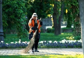 Чиқинди ва тозалаш ишлари соҳалари ходимларини
