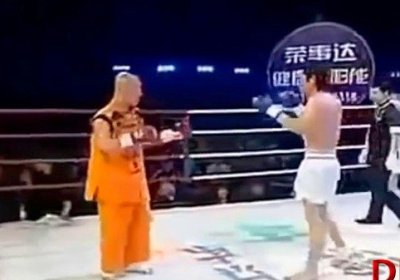 Shaolin rohibi bir necha professional jangchilarni er tishlatdi (+video) фото
