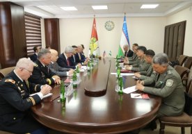 АҚШнинг Миссисипи штати губернатори Фил Брайант ҳамда ушбу