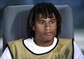 Манчестер Сити ҳимоячиси Натан Акe жамоани тарк этиш