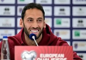 Туркия терма жамоаси ярим ҳимоячиси Ҳақон Чалханўғли