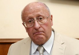 Россиялик олим COVID-19’га қарши вакцина қабул қилган 4 тоифа кишиларда антитаналар яхши шаклланмаслигини айтди фото
