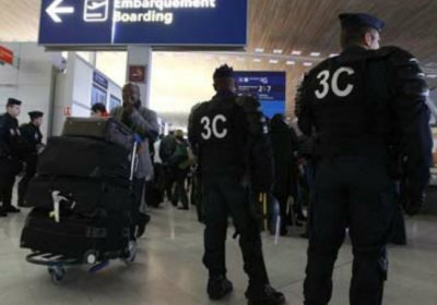 Сурияга отланган 6 французнинг паспортлари олиб қўйилди фото