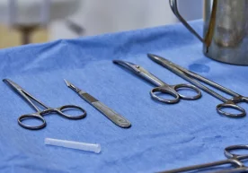 Россиялик 72 ёшли пенсионер аёл қориндаги кучли оғриқлар