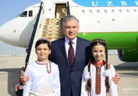 Shavkat Mirziyoyev Ashxobodga keldi фото