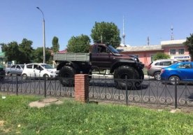 Toshkent ko‘chalarida birinchi bor qor va botqoqli joylarda yurishga mo‘ljallangan vezdexod paydo bo‘ldi фото