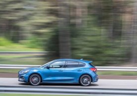 Фото: motor.ru Италиянинг Оффанья шаҳрида носоз йўл