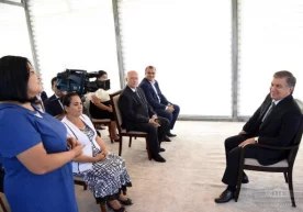 Президентимиз Бекобод шаҳар аҳолиси билан мулоқот қилди.