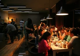 Ғафур Ғуломнинг “Шум бола” қиссасида ажойиб бир лавҳа бор.