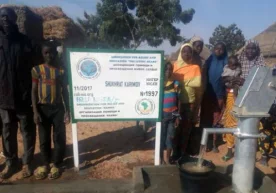 Дуёнинг кўплаб минтақаларда одамлар қурғоқчилик, очликдан