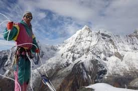 Непаллик альпинист Эверест чўққисини забт этиб, янги рекордни ўрнатди фото