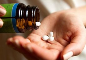 COVID-19’ga chalinganda dastlabki kunlardan antibiotik yoki gormon ichish pnevmoniya rivojlanishi ehtimolini oshiradimi? фото