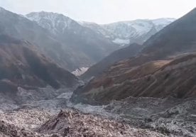 Тожикистоннинг Исмоил Сомоний тизмасида жойлашган йирик