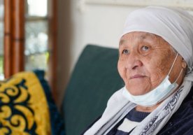 Олма-отада истиқомат қиладиган 82 ёшли Нурбаги Капасова