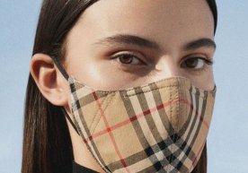 Burberry brendi koronavirusdan himoya niqoblarini ishlab chiqardi фото