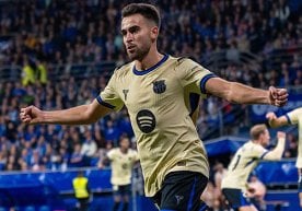 Барселонанинг марказий ҳимоячиси Эрик Гарсия клуб билан