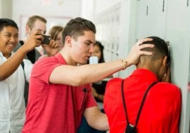 Португалияда 9 ёшли бразилиялик бола мактабдаги шафқатсиз