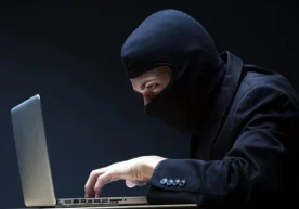 Saudiyalik o‘smir haker Facebook asoschisi Mark Sukerberg,