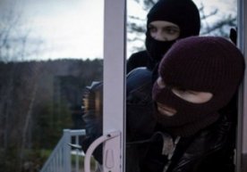 Жиззахда босқинчилар ушланди, улар орасида жабрланувчининг собиқ куёви ҳам бўлган фото