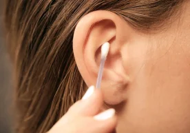 Қулоқларда учрайдиган сарғиш суюқлик аслида қулоқчилик мум