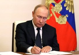 Путин Донецк ва Луганск халқ республикаларидаги талабаларни демобилизация қилишни буюрди фото