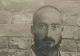 Жаҳонгирхўжа Акобирхўжа 1897 йили туғилган. Амир