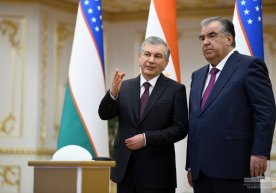 Shavkat Mirziyoyev va Imomali Rahmon bo‘lajak tadbirlar rejasini ko‘rib chiqishdi фото