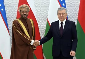 Shavkat Mirziyoyev received the Minister of Foreign Affairs of the Sultanate of Oman фото