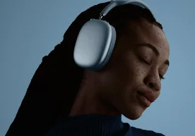 Apple ўзининг премиум тўлиқ ўлчамли қулоқчинларининг