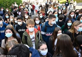 Барселонадаги Сан-Хуан-де-Деу шифохонасининг вирусологлари