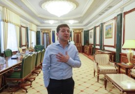 Украина президенти Владимир Зеленский президент маъмурияти