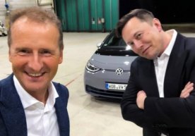 Volkswagen ID.3 elektrokarini sinovdan o‘tkazayotgan Ilon Mask (video) фото