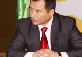 Ҳали болалигимдаёқ шеъриятга меҳрим тушган. Шоир бўлиш