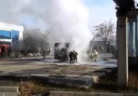 Қозоғистонда яна бир автобус ёниб кетди (видео) фото