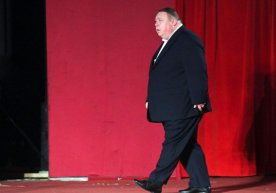 Таниқли россиялик актёр Александр Семчев ўз саломатлигини