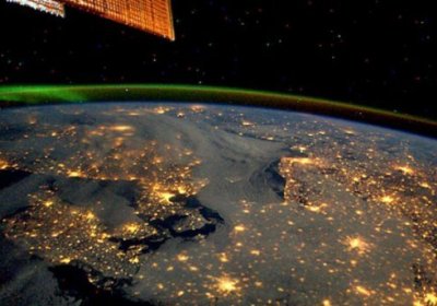 ХКС автронавти космосдан олинган тунги Ер суратини оммага тақдим этди фото