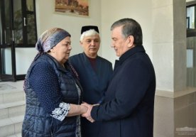 Shavkat Mirziyoyev Mirabror Usmonov oilasiga taʼziya bildirdi (foto) фото