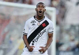 Мадриднинг «Реал» клуби Бразилия футболида порлаб