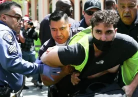 Фото: BBC АҚШда 25 апрель куни мамлакат бўйлаб Ғазодаги