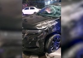 Тошкентда 4 та автомобиль тўқнашиши оқибатида Equinox ағдарилиб кетди (видео) фото