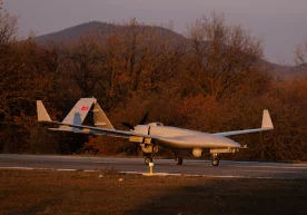 Turkiyaning Baykar kompaniyasi Bayraktar TB2 dronining