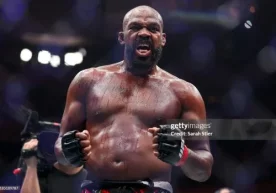 Оғир вазн тоифасида UFC чемпиони (120 кг) Жон Жонс