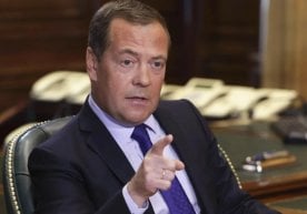 Medvedev Ukraina bilan muzokaralar boshlashning ikkita shartini ma’lum qildi фото
