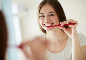 Fotoğraf: Pinterest Dişleri kar gibi beyaz, sağlam ve