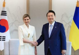 Yelena Zelenskaya Janubiy Koreya prezidentidan harbiy texnika so‘radi фото