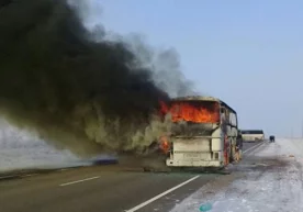 Qozog‘iston IIV: Aqto‘beda yonib ketgan avtobus texnik nosoz bo‘lgan фото