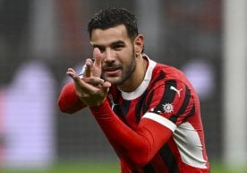 Тео Эрнандеснинг рафиқаси Зои Кристофоли футболчининг