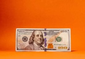 Марказий банк 1-ноябр, шанба куни валютани алмаштириш ва