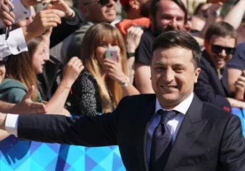 Украинанинг янги президенти Владимир Зеленский ўзининг