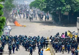 Foto: AFP Bangladesh oliy sudi talabalar namoyishlarini